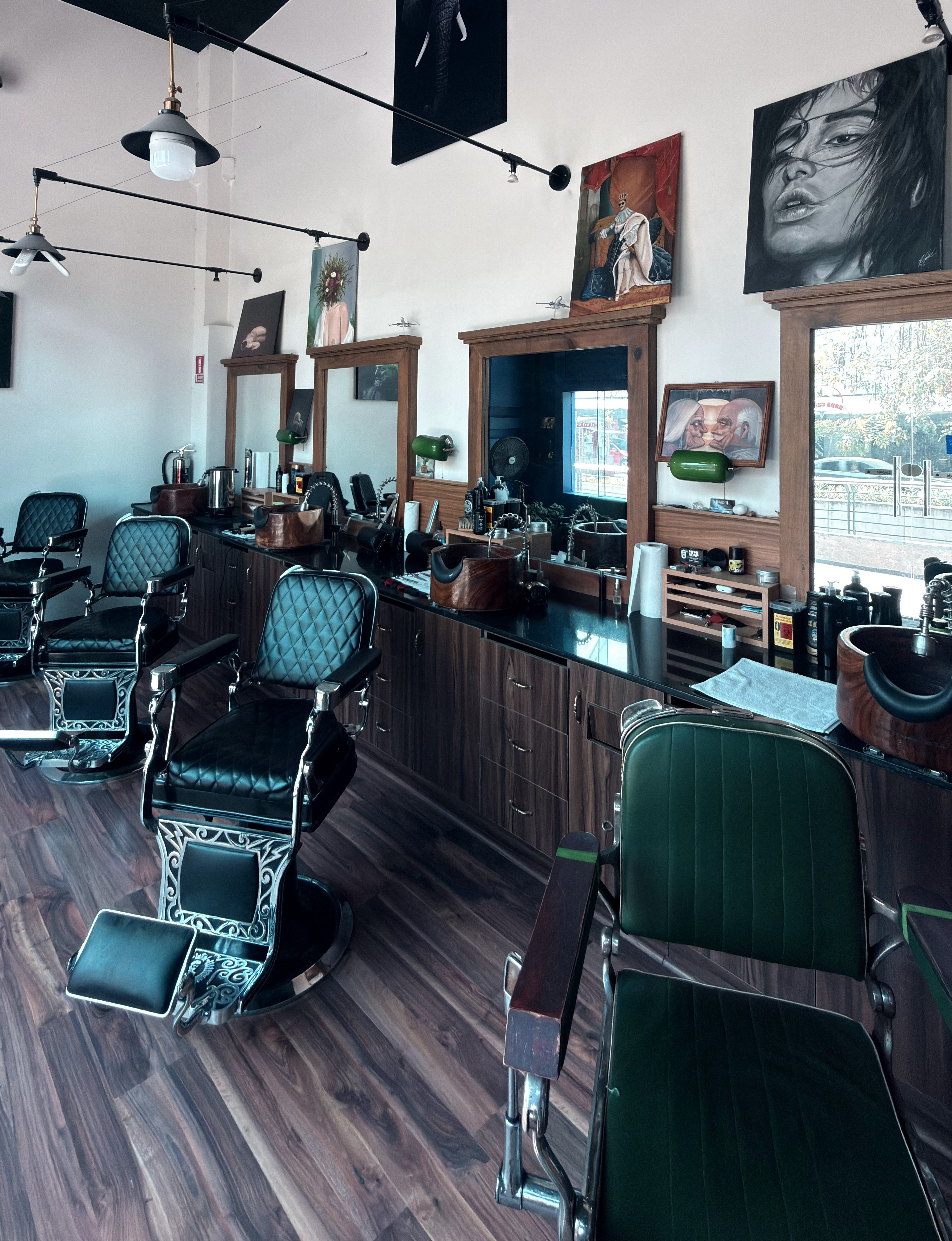 Ambiente exclusivo y vintage de Barbería Chapultepec en Guadalajara